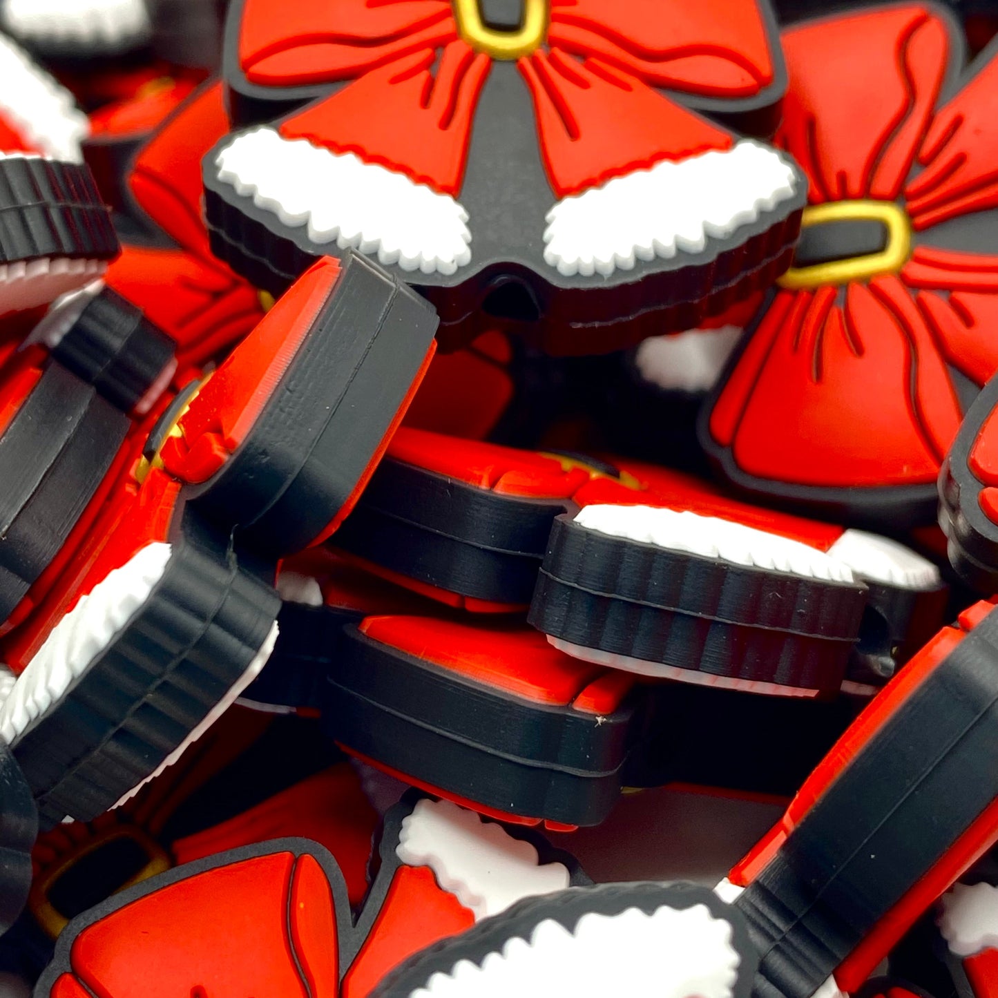 Santa's Favorite Bows Silicone Focal Beads