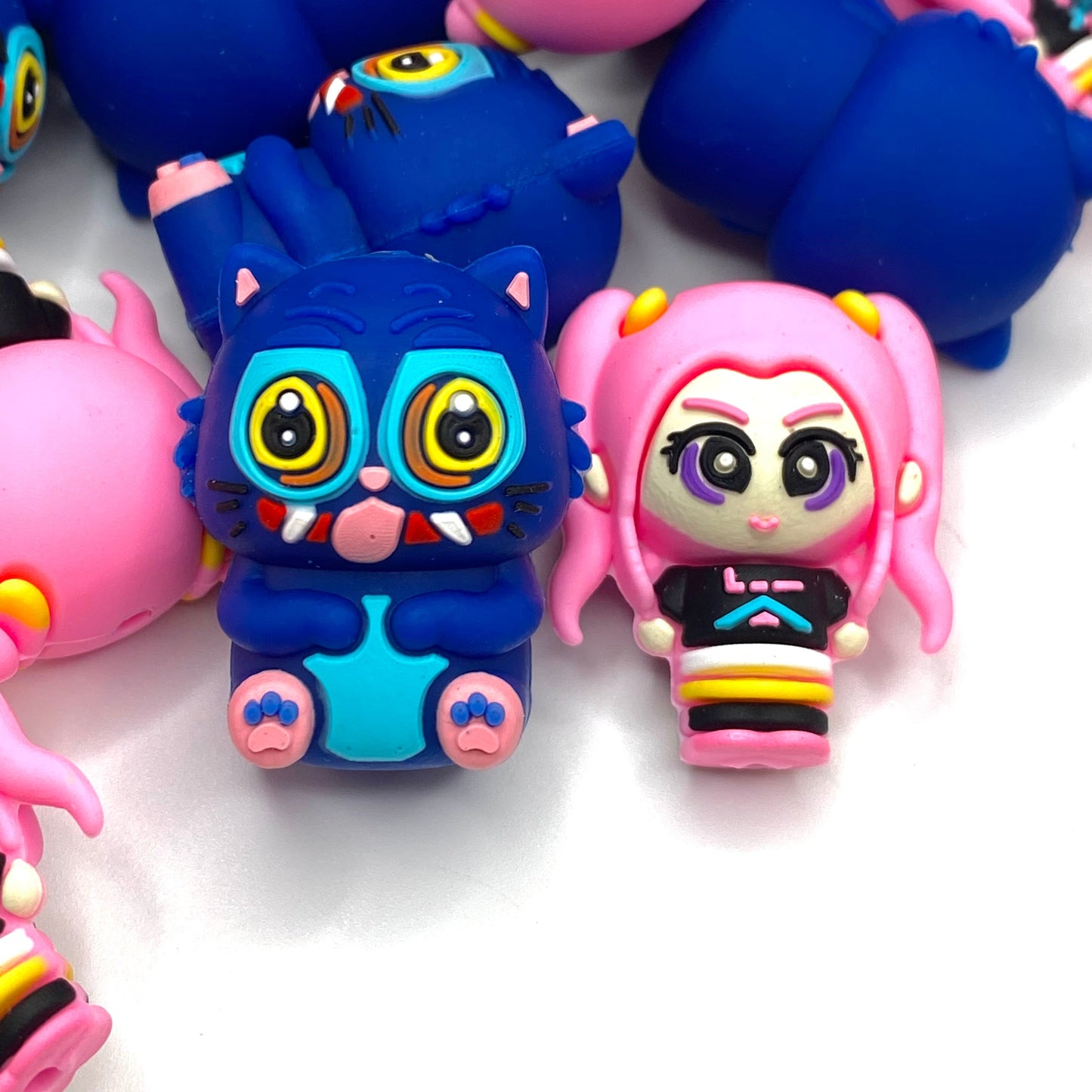 Sweet Voice, Sharp Claws 3D Silicone Focal Beads