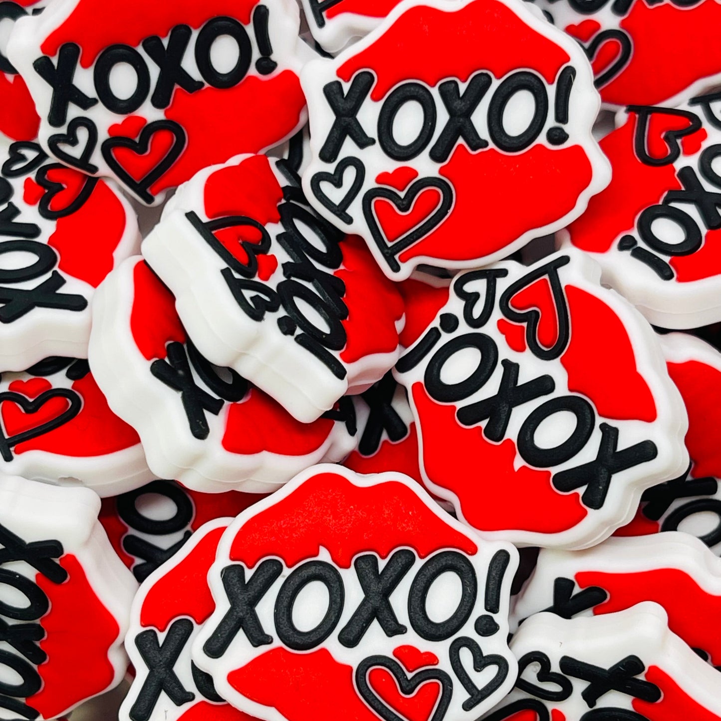 XOXO Silicone Focal Beads