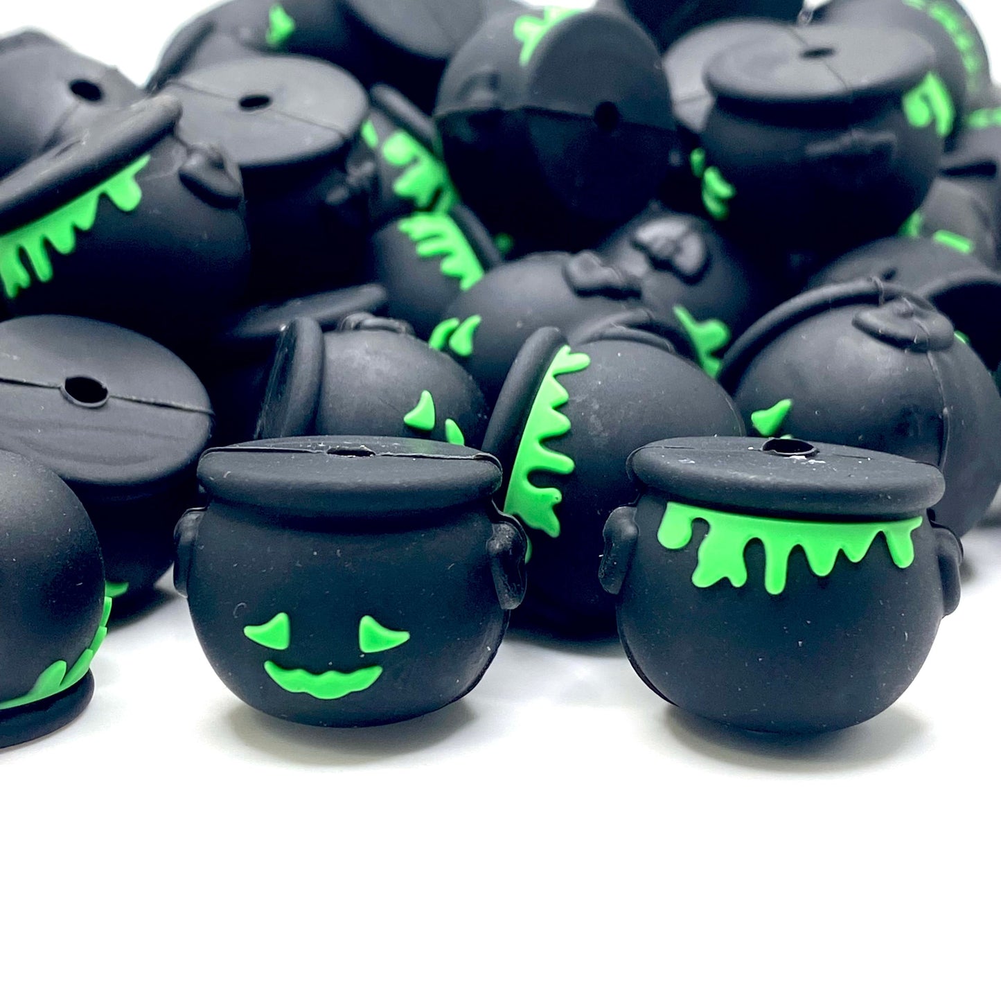 The Leaky Cauldron 3D Silicone Focal Beads