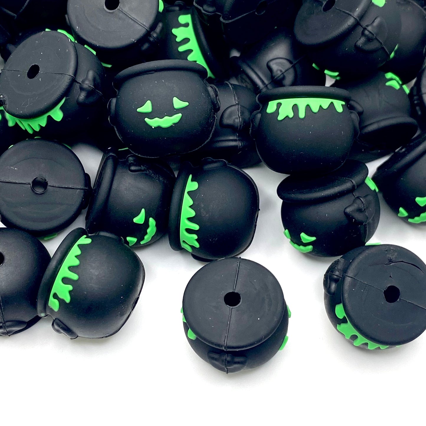The Leaky Cauldron 3D Silicone Focal Beads
