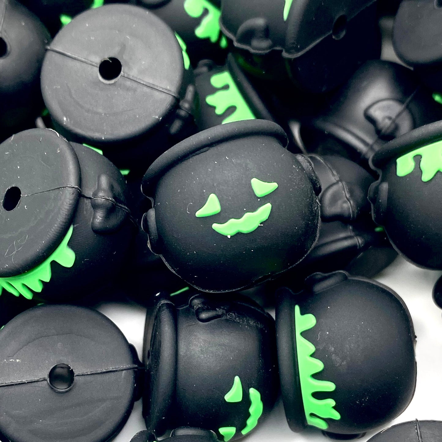 The Leaky Cauldron 3D Silicone Focal Beads