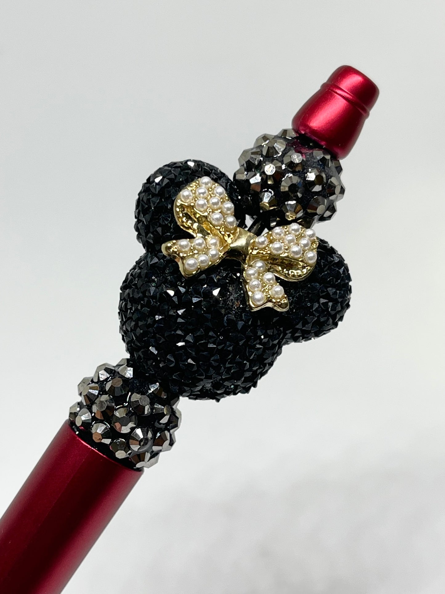 Acrylic Mouse w/Bow Bead | Luxury beads | Hand Placed Beads