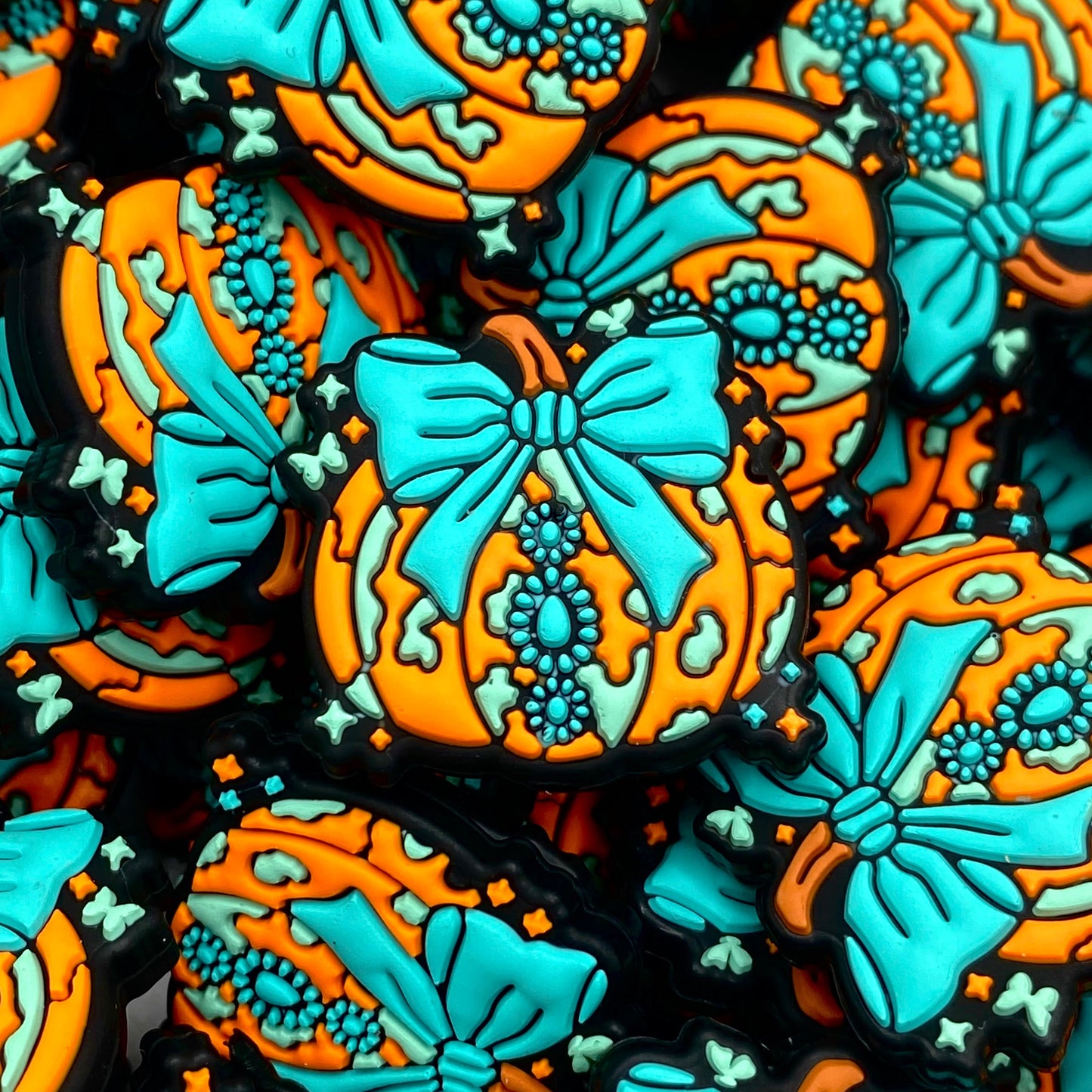 Wrangle Me a Pumpkin! Silicone Focal Beads