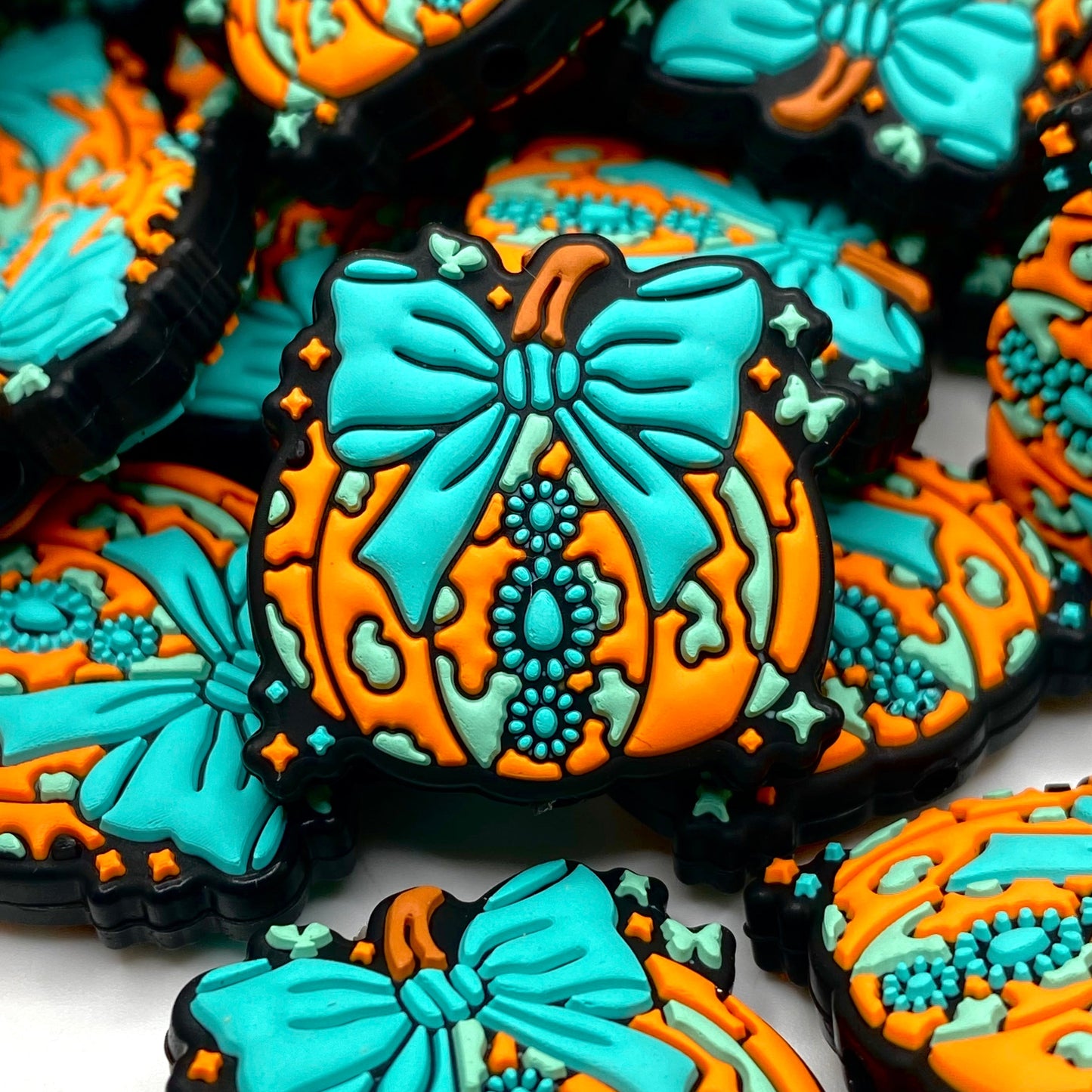 Wrangle Me a Pumpkin! Silicone Focal Beads