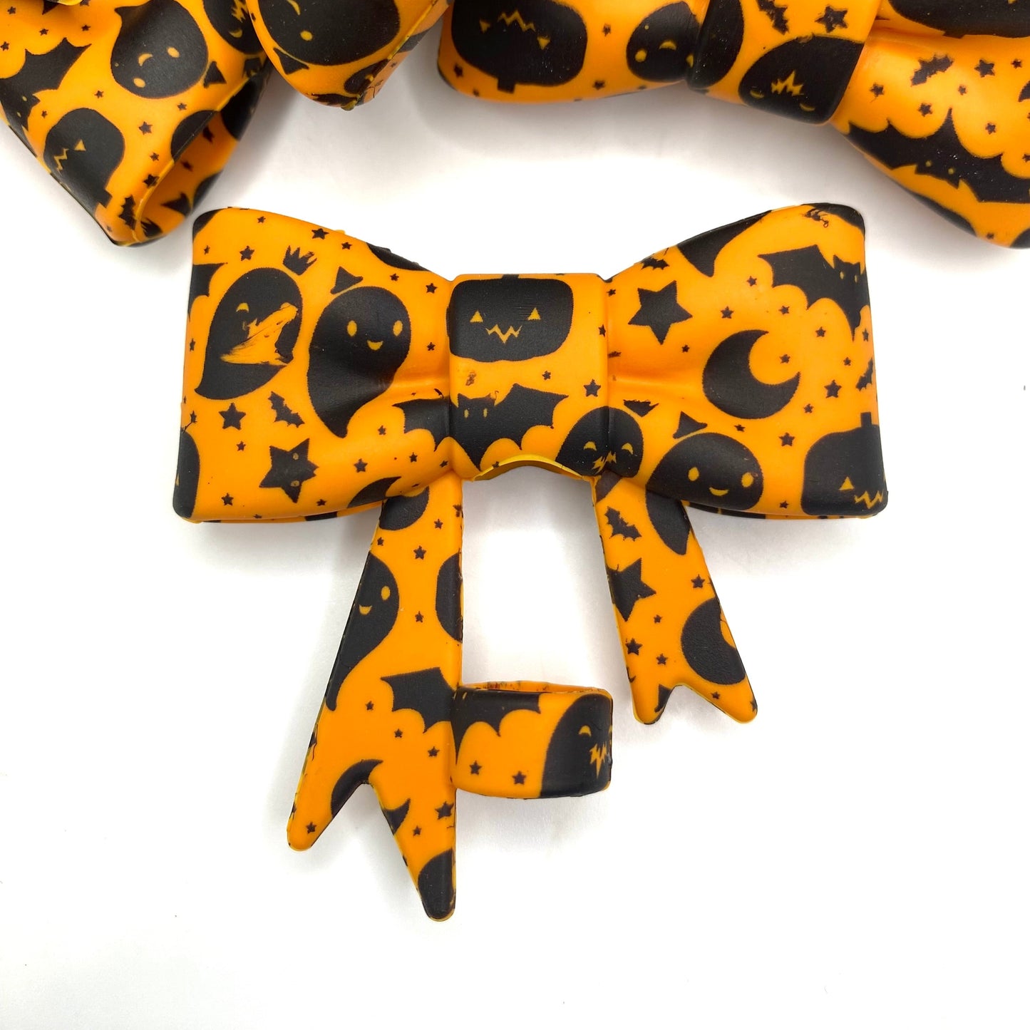 Boo-tifully Tied 🎀 Silicone Straw Topper
