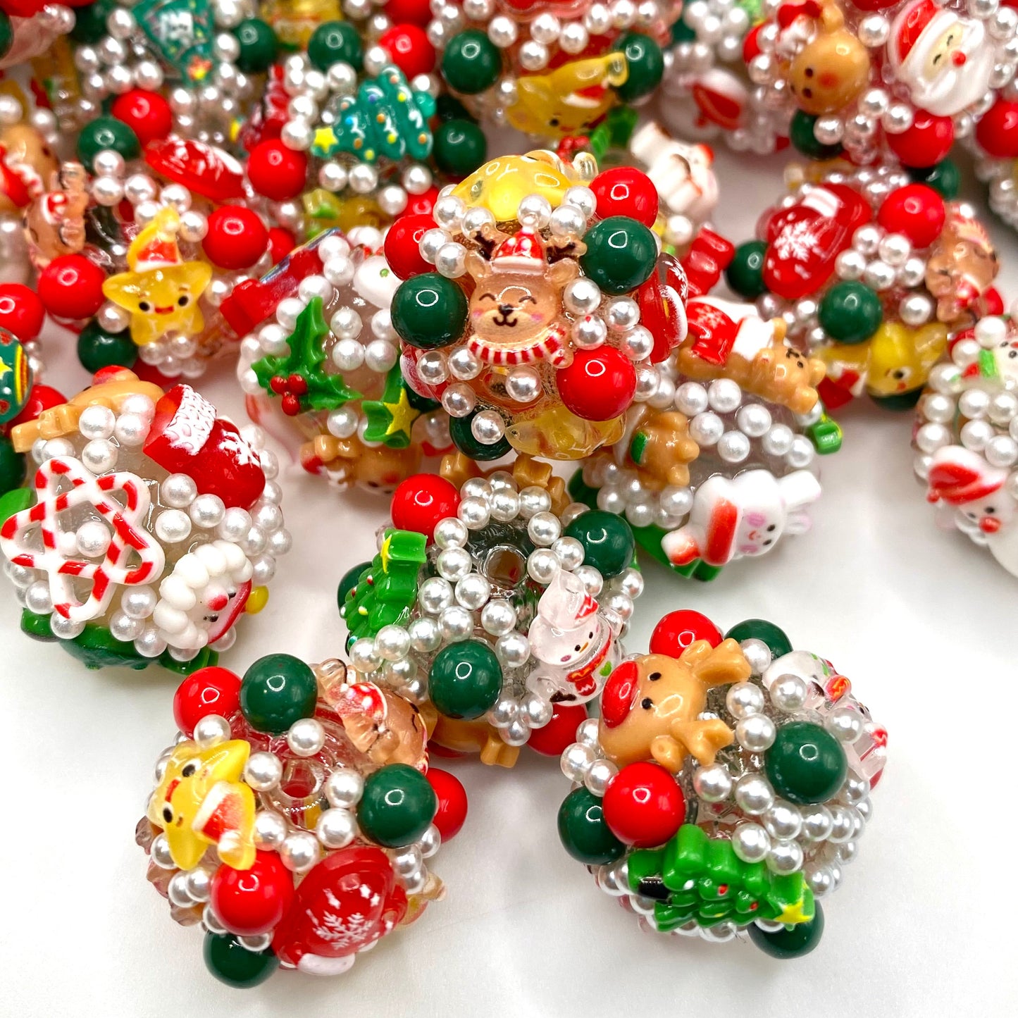 Christmas 5.0 Fancy Flower Beads- 5pcs