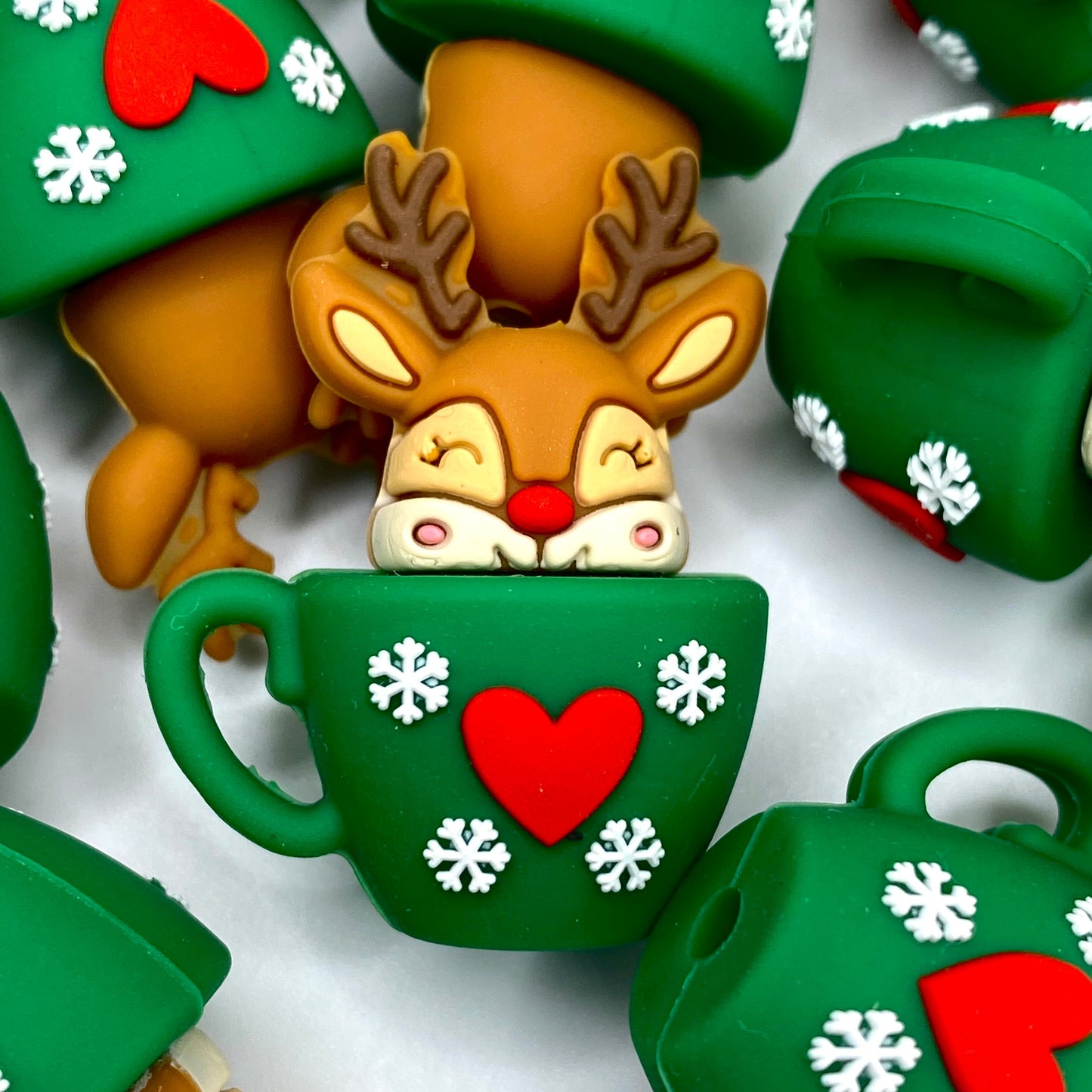 Sip Sip Sleigh 3D Silicone Focal Beads