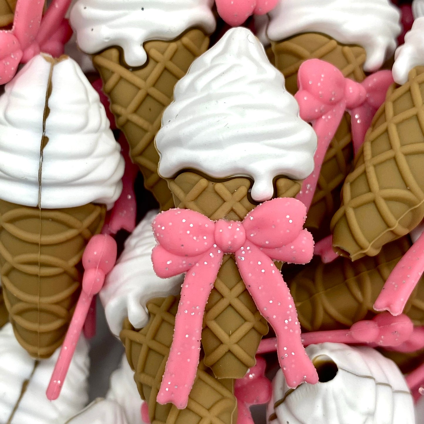 Pretty Scoops Only 3D Silicone Focal Beads