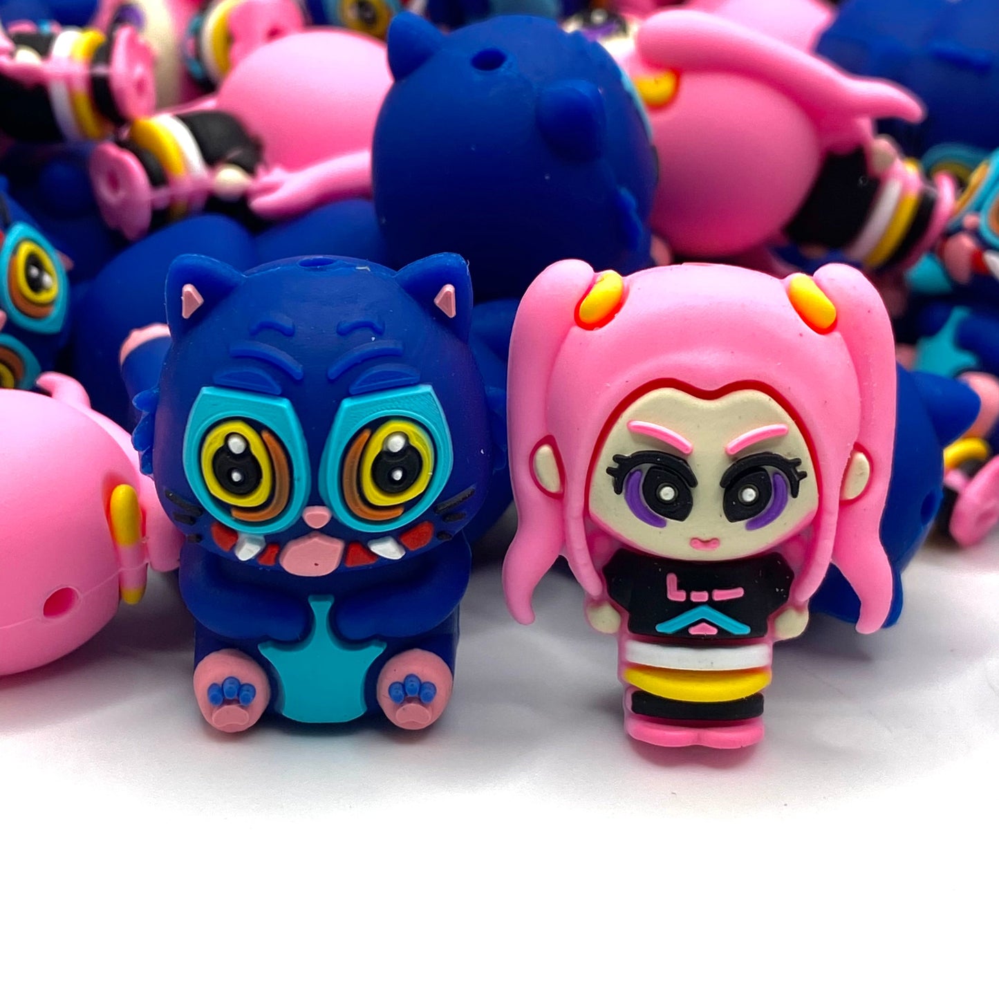 Sweet Voice, Sharp Claws 3D Silicone Focal Beads