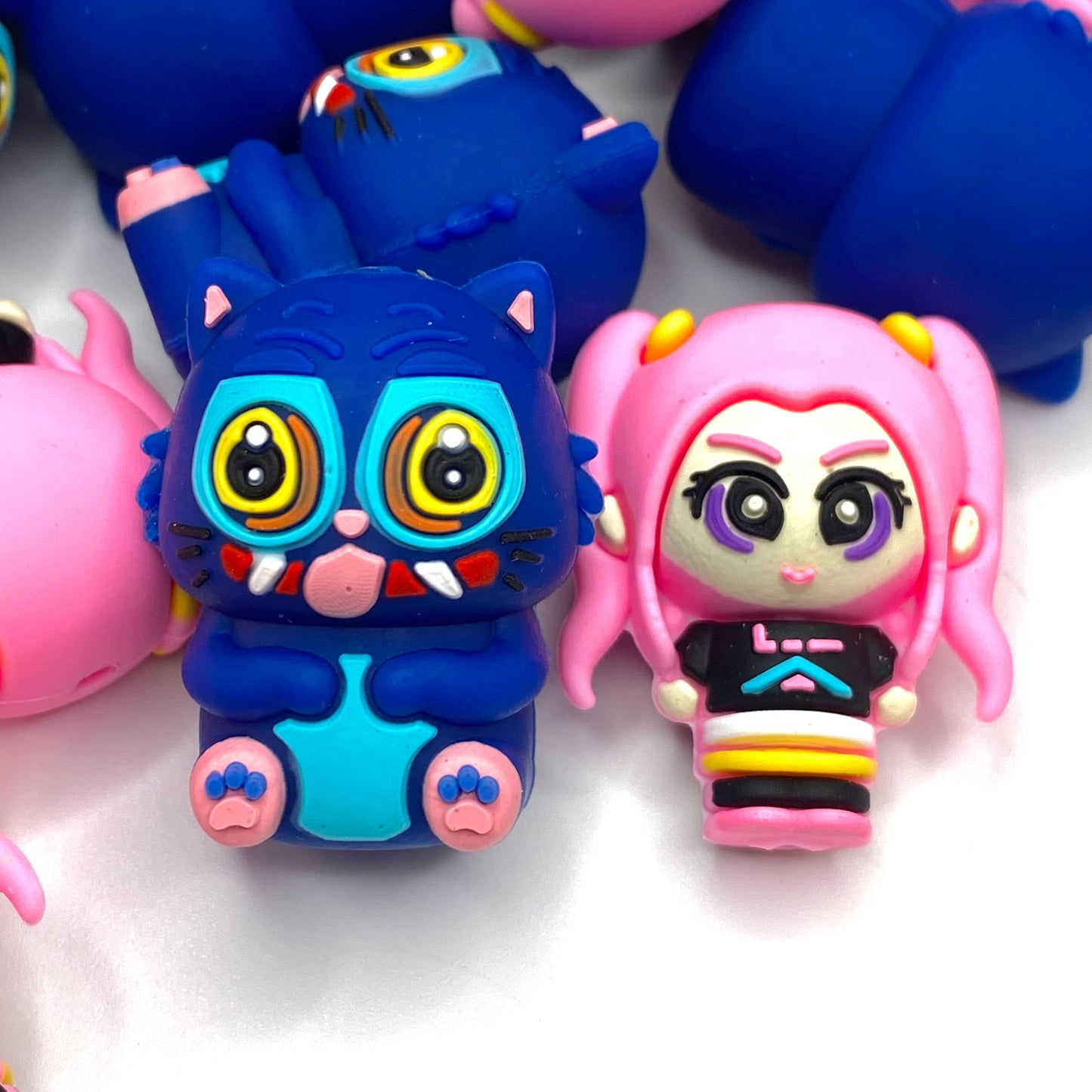 Sweet Voice, Sharp Claws 3D Silicone Focal Beads