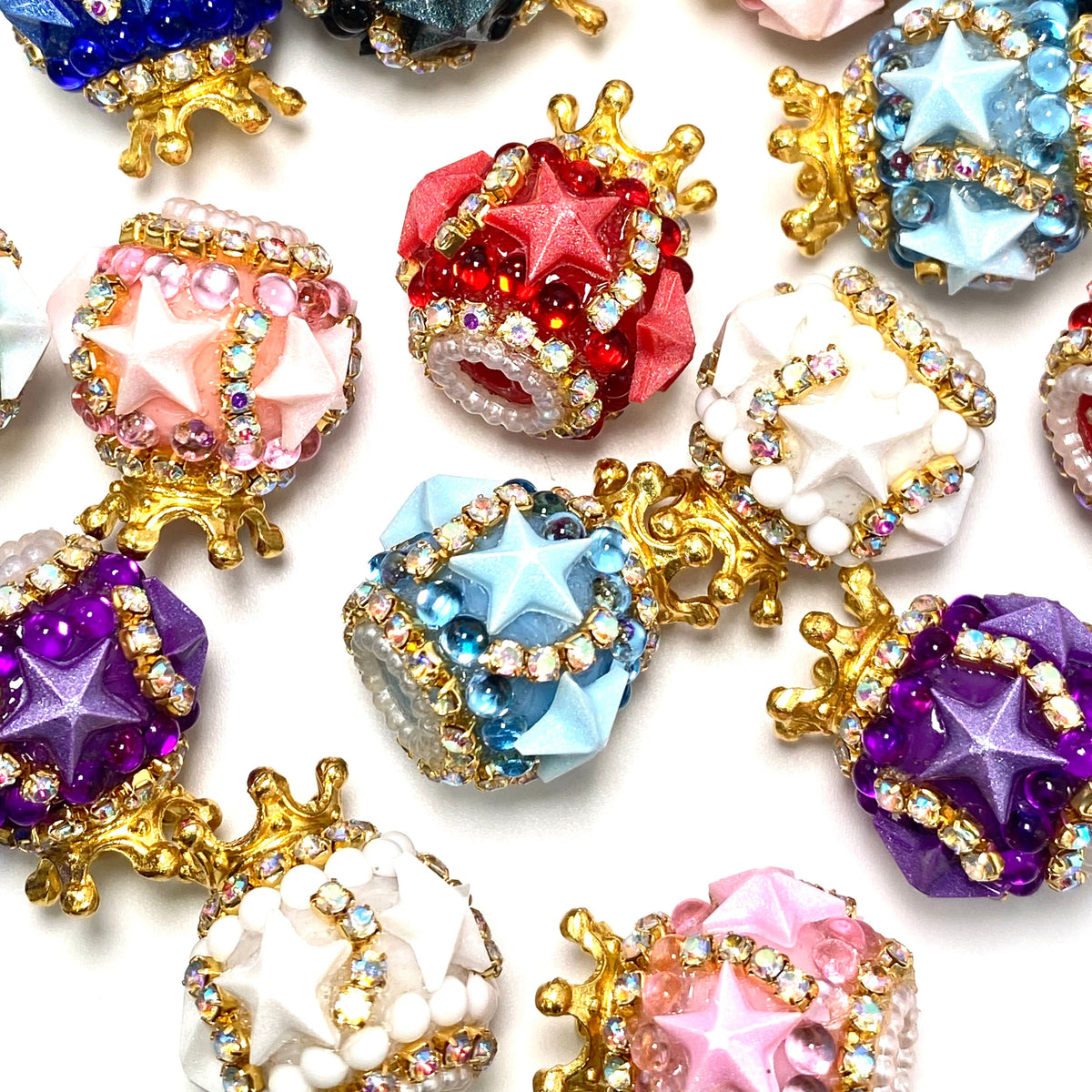 A Queen Always Shines - 5pc Fancy Beads