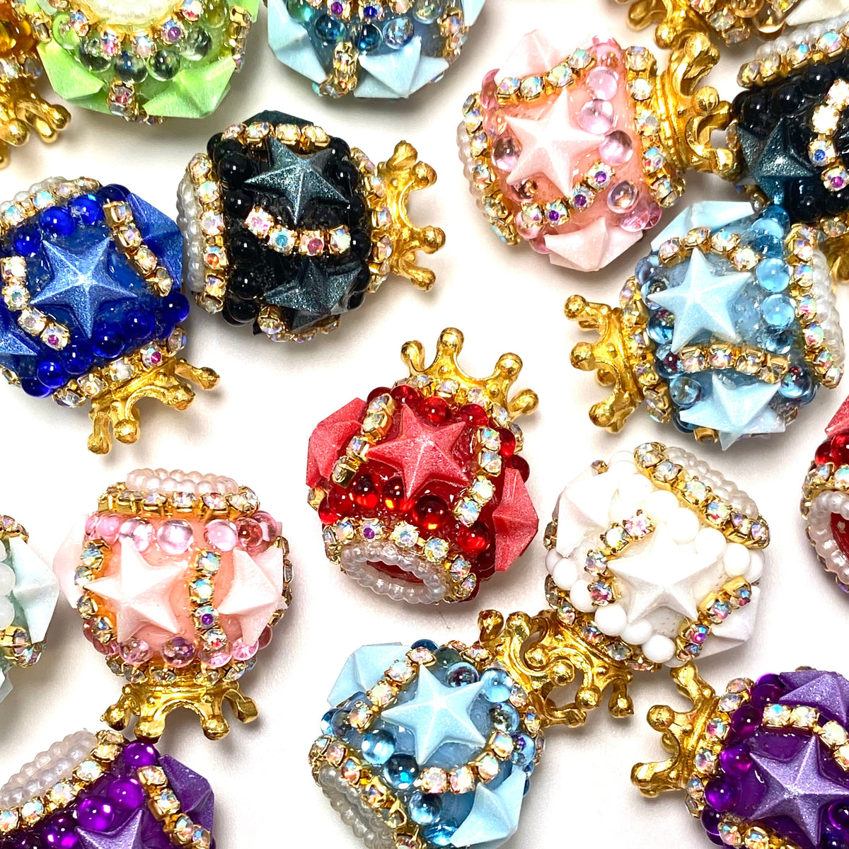 A Queen Always Shines - 5pc Fancy Beads