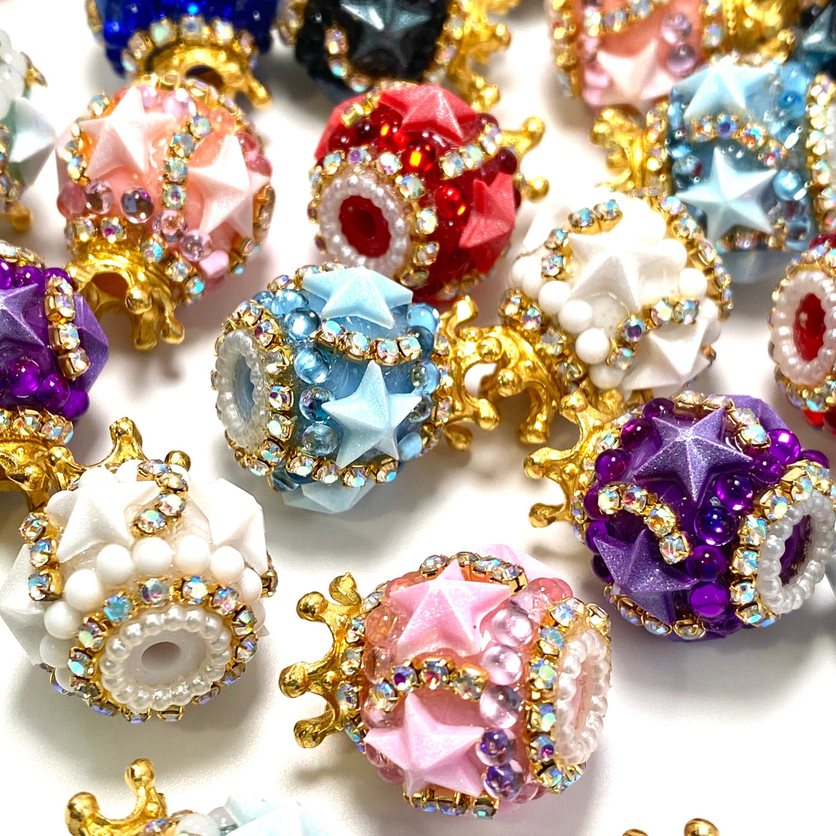A Queen Always Shines - 5pc Fancy Beads