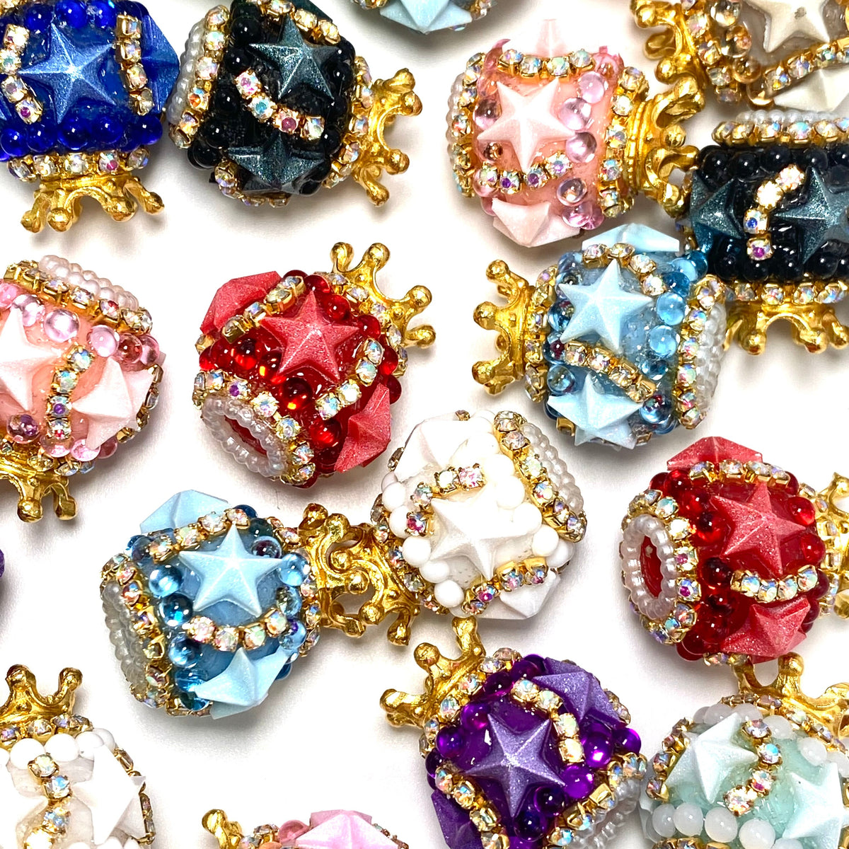 A Queen Always Shines - 5pc Fancy Beads