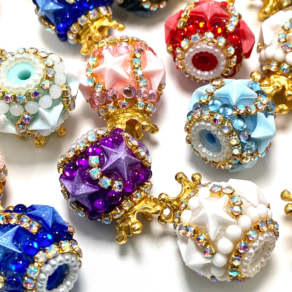 A Queen Always Shines - 5pc Fancy Beads