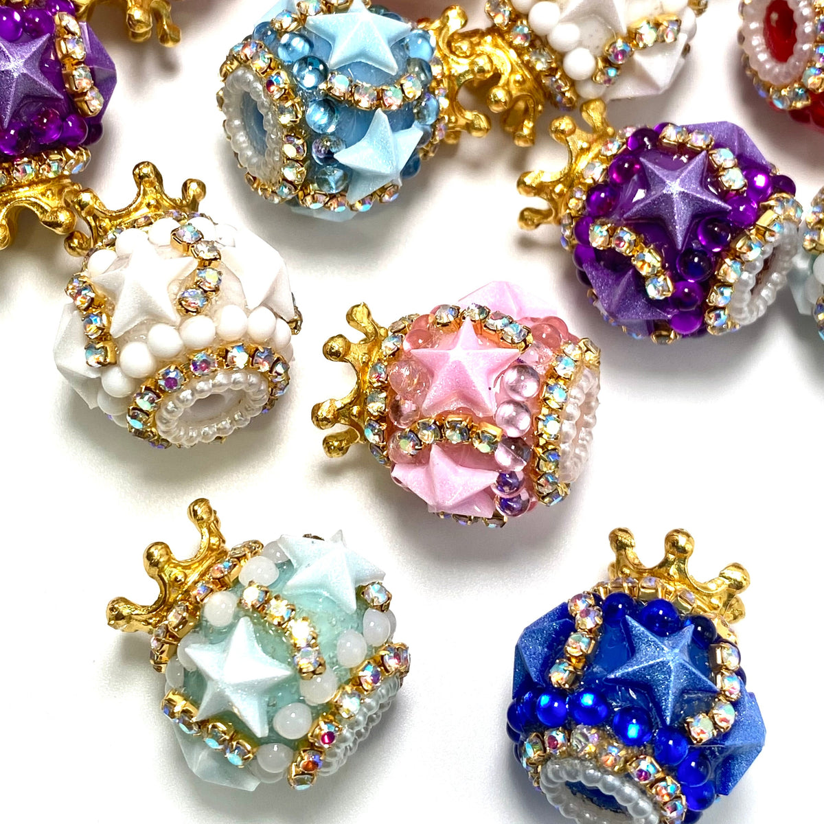 A Queen Always Shines - 5pc Fancy Beads
