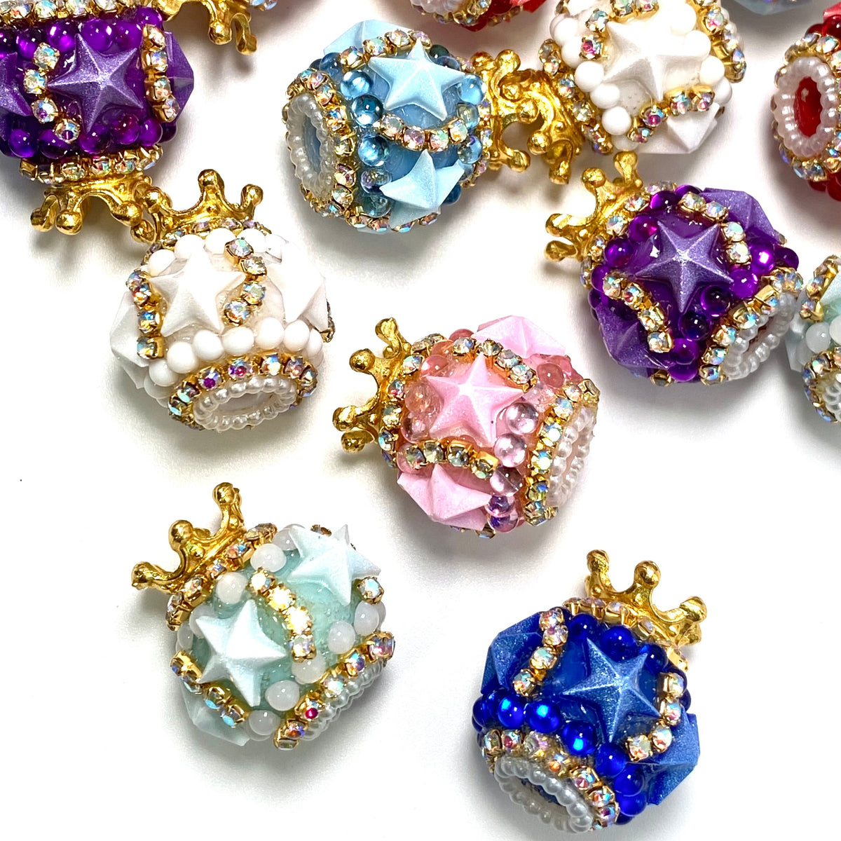 A Queen Always Shines - 5pc Fancy Beads