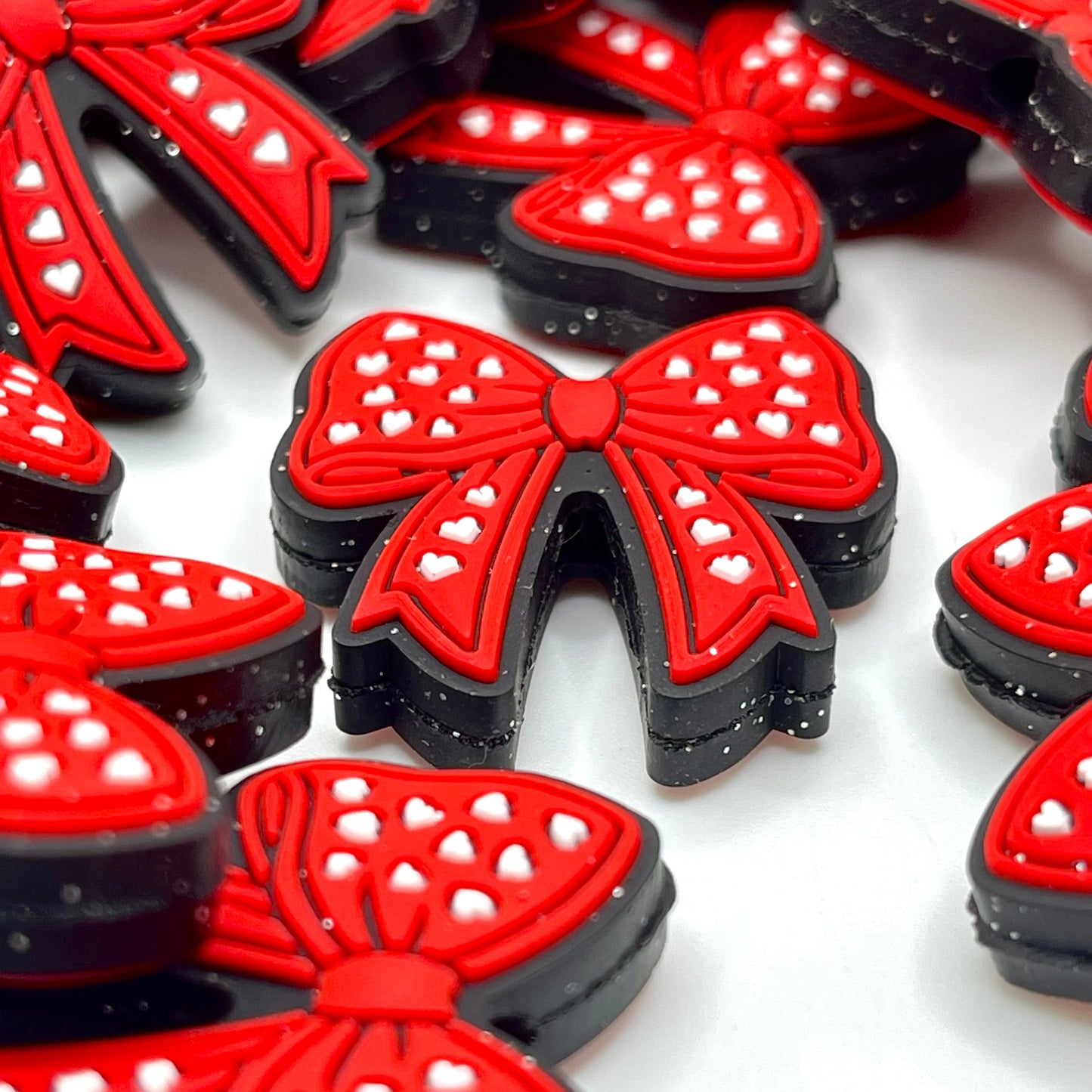 Simply Bow-mantic Silicone Focal Beads