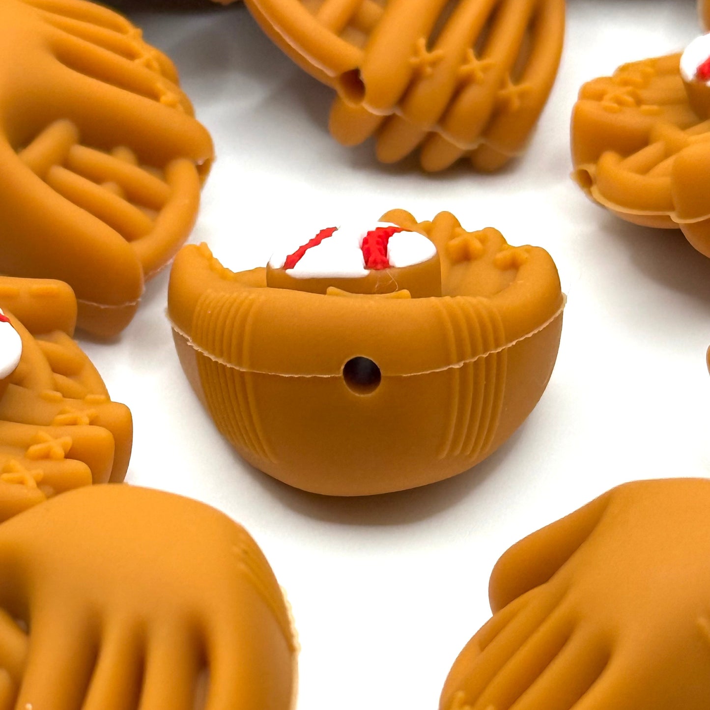 Glove Love Forever 3D Silicone Focal Beads